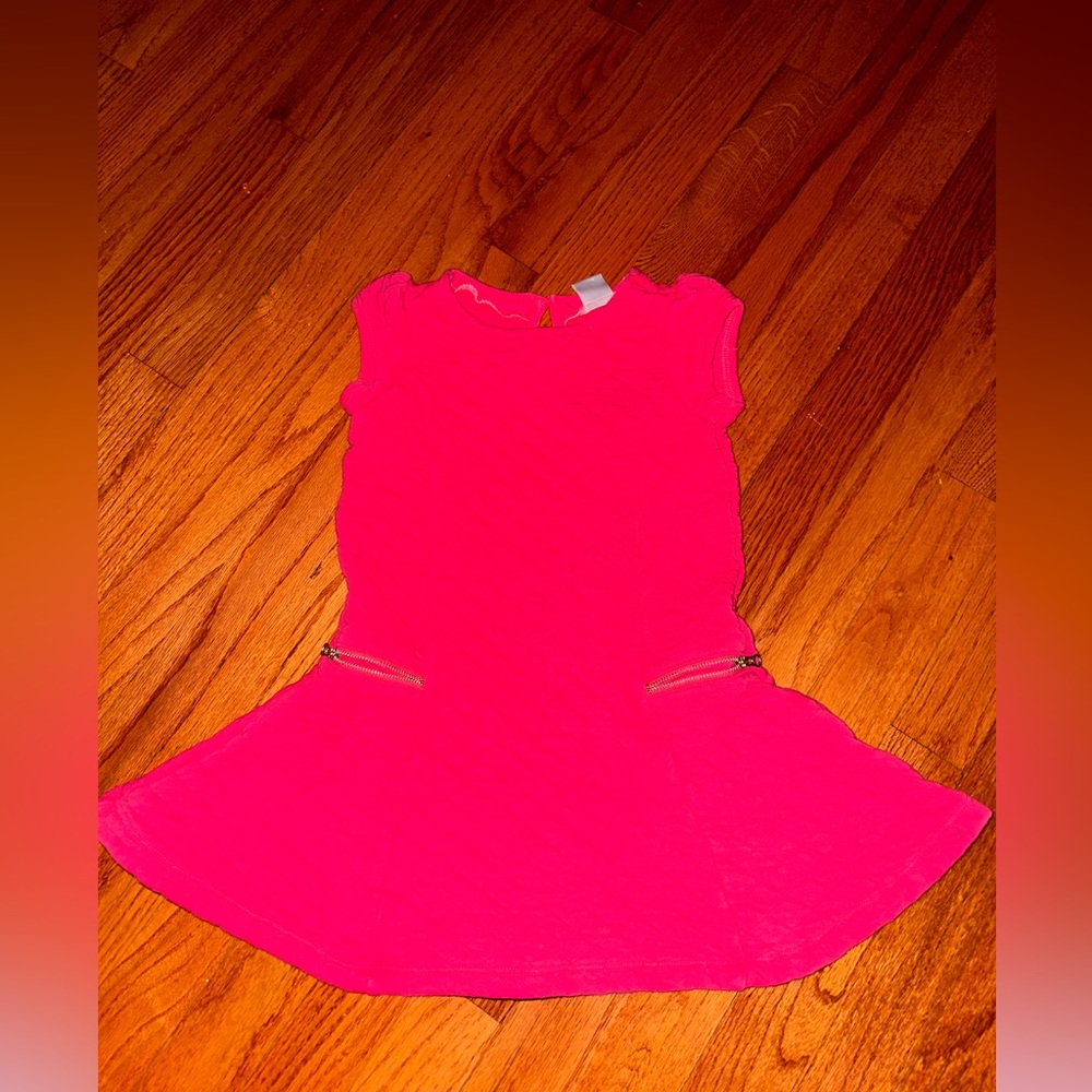 Beautiful bright pink 4T dress